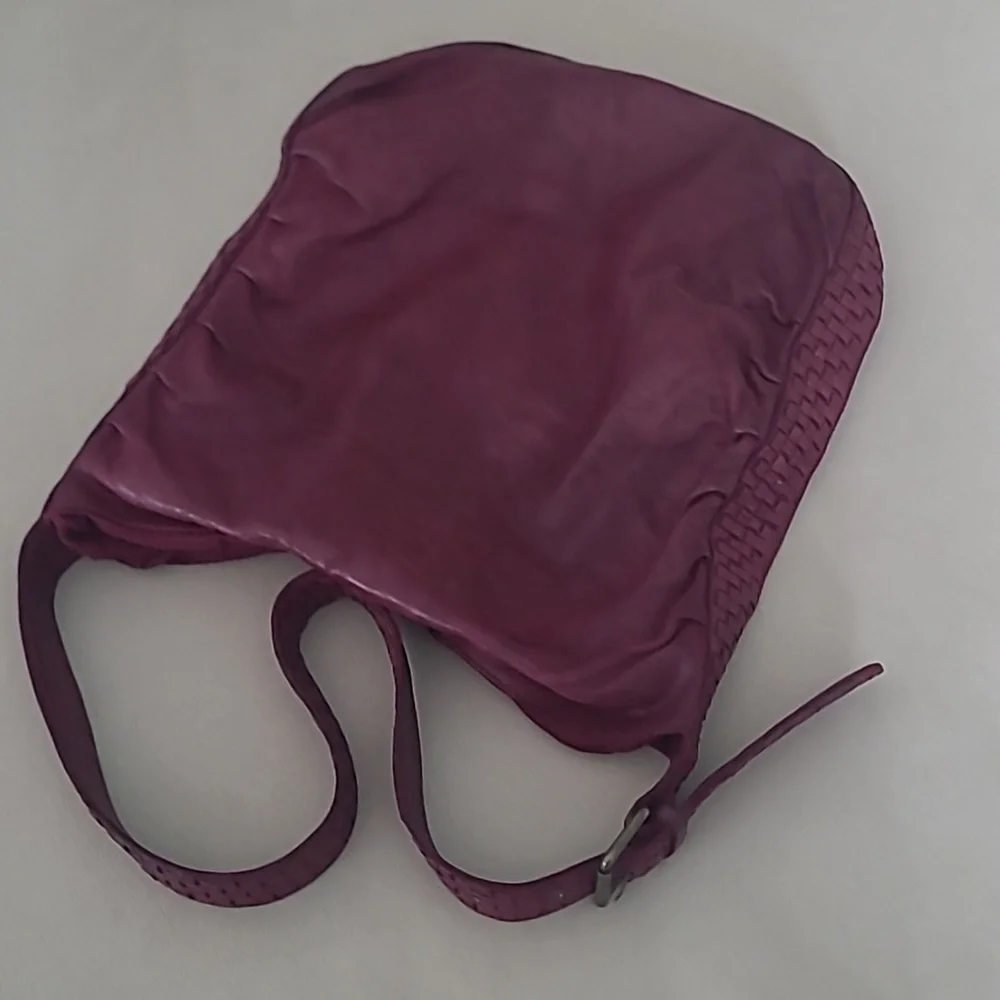 Frye and Co. Greta hobo bag in Berry